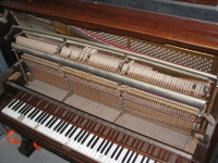 The piano during deconstruction